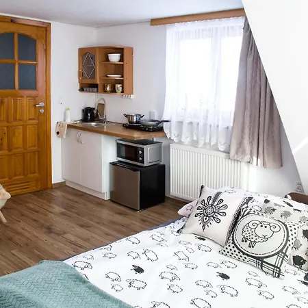 Miedzy Owcami Breakfast & E-bikes * Sromowce Wyzne