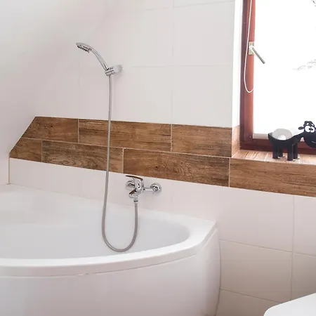Miedzy Owcami Z Elektrycznymi Rowerami Apartment Sromowce Wyzne
